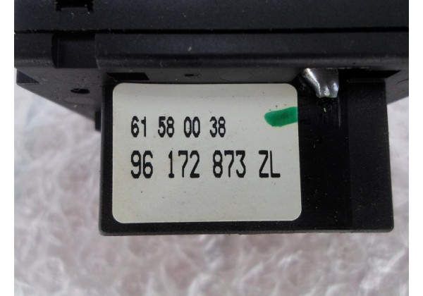 перемикач поворотів,двірників Xsara Picasso 1.8b,96172873 ZL
